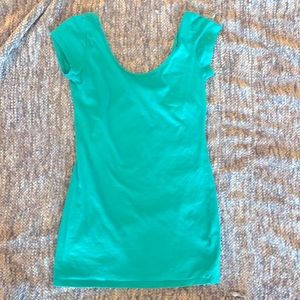 Scoop Neck Green Basic Tee